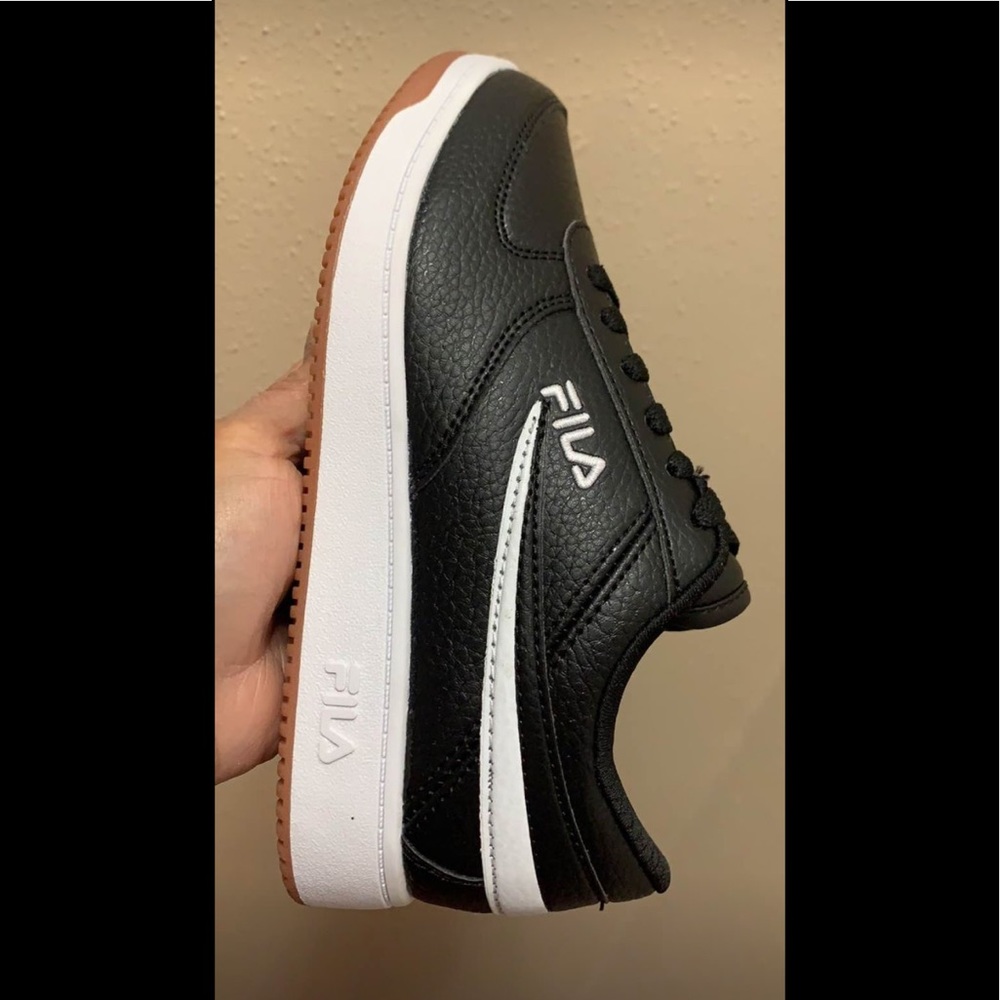 Kid’s Sneakers  Shoes Fila 
Size : 3.   EUR : 35.   Mex : 21.5 Cm